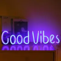Rosikey LED Neonlicht Schild Good Vibes - 13x50cm Schriftzug Wanddeko - USB Motivation Neon Art Büro