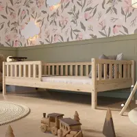 Crazy Pine Kinderbett 80x160 cm – Hohes Montessori Bodenbett aus Holz mit Rausfallschutz – Crazy Basic