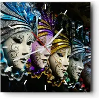 ARTTOR Wanduhr - Quadrat - Glasuhr - Abstrakt Maske Feder Festival - 40x40cm - Schleichendes Uhrwerk - Lautlos - zum Aufhängen bereit - Dekoration Modern - Wanddekoration aus Glas - C3AC40x40-2105