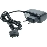 VHBW Ladegerät kompatibel mit Sony-Ericsson C510, D750i, C903, Aino U10i, C702, Elm, C902, G502, C905, G700, C901 Greenheart, F305 Handy, Telefon