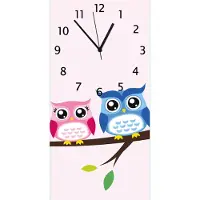 Wallario Design Wanduhr bedruckt, Größe 30 x 60 cm, Motiv: Eulenfamilie auf einem Ast Comic Stil
