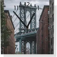 Wallario Design Wanduhr Brücke zwischen Häusern aus Aluverbund, Größe 30 x 30 cm