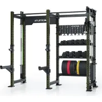 ATLETICA R8 Falcon R | Military Green | Kompaktes Power Rack mit Kabelzug, 95kg Gewichtsblock & komplettem Storage-System