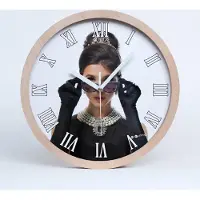 Tulup Holzuhr 20fi cm wanduhr - weiße Spitzen - Frau in den Gläsern