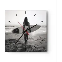ARTTOR Wanduhr - Quadrat - Glasuhr - Frau Strand Surfen - 30x30cm - Schleichendes Uhrwerk - Lautlos - zum Aufhängen bereit - Dekoration Modern - Wanddekoration aus Glas - C3AC30x30-5036