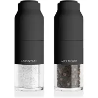 LARS NYSØM Salz und Pfeffermühlenset Edelstahl mit verstellbarem Mahlwerk I Flaschendesign Gewürzmühlen Set Manual (Onyx Black)