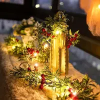 Lapamax Weihnachtsgirlande mit Beleuchtung 20LEDs,Tannengirlande Lichterkette 1.8m Batteriebetrieben Deko Treppe Fenster Tür Tisch(Rote Beeren Schnee)