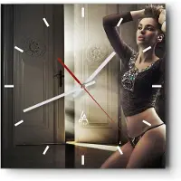 ARTTOR Wanduhr - Quadrat - Glasuhr - Schönheit Club Kosmetik Disco - 30x30cm - Schleichendes Uhrwerk - Lautlos - zum Aufhängen bereit - Dekoration Modern - Wanddekoration aus Glas - C3AC30x30-2141