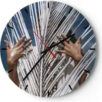 ARTTOR Wanduhr - Rund - Glasuhr - Hände Finger Schmuck - 30x30cm - Schleichendes Uhrwerk - Lautlos - zum Aufhängen bereit - Dekoration Modern - Wanddekoration aus Glas - C3AR30x30-4892