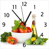 Wallario Design Wanduhr Frische Salatzutaten mit Kräuter-Öl - Tomaten, Gurke, Petersilie aus Echtglas, Größe 30 x 30 cm