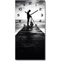 Tulup Wanduhr aus Glas – 30x60 cm - Glasbild - Glasuhr - Gehärtetes Glas -Gitarrist auf dem Pier