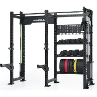 ATLETICA R8 Falcon R | Schwarz | Kompaktes Power Rack mit Kabelzug, 95kg Gewichtsblock & komplettem Storage-System