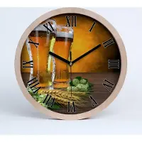 Tulup Holzuhr 30fi cm wanduhr - schwarze Spitzen - zwei Gläser Bier