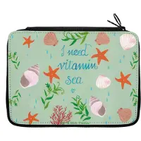 Mr. & Mrs. Panda Schlampermäppchen Vitamin Sea - Geschenk, Strand Urlaub, Schwimmer, Federmappe, Dekoration, Federmäppchen, Am Meer, Bleistiftetui, Schwimmen Spruch, Etui