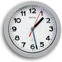 MAUL Wanduhr MAULstep Ø 20 x 4.4 cm funkgesteuert Kunststoff 1 x AA (1.5 V) silber