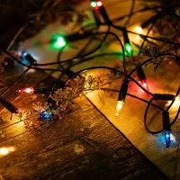 Hellum 20er Lichterkette Minikette für den Innenraum, 5.85m, grün/bunt, 12V; 832075