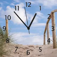 Wallario Design Wanduhr Auf der Holztreppe zum Strand aus Echtglas, Größe 30 x 30 cm