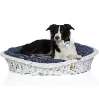 DOTTY Weiß gebleichter Weidenkorb für Hunde Wikikorb mit Baumwoll-Hundebett – Marineblau mit weißen Punkten Polka Dots –