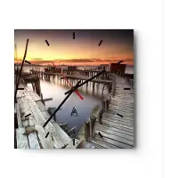 ARTTOR Wanduhr - Quadrat - Glasuhr - Brücke Boot Meer - 40x40cm - Schleichendes Uhrwerk - Lautlos - zum Aufhängen bereit - Dekoration Modern - Wanddekoration aus Glas - C3AC40x40-3807