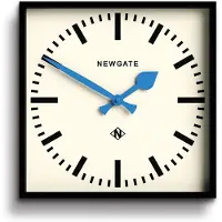 Newgate Number Five Wanduhr in Blau