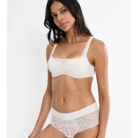 Triumph Balconette-BH "Body Make-Up Illusion Lace" feine feminine Stretch-Spitze, Microfaser, verstellbare Träger