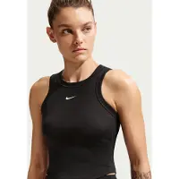 Nike Tanktop "W NK ONE FITTED DF CROP TANK" abgerundeter Saum, Tanktop-Form, aus Polyester und Elasthan