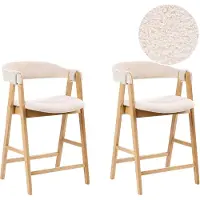 Beliani Barstuhl 2er Set Beige Bouclé Gepolstert mit Armlehnen Helle Holzbeine Klassischer Stuhl mit Polstersitz Barhocker Tresenhocker