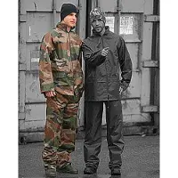 Sturm Bundeswehr und Freizeitshop Sehr leichter Regenanzug tarn CCE Größe M mit Kapuze und Packtasche
