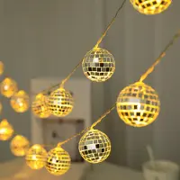 Lixada 10ft 20LED Globe String Lights Dekorative Haengeleuchten Baelle Fairy String Lights Batteriebetriebene World Cup Beleuchtung fuer Indoor Outdoor Garden Patio