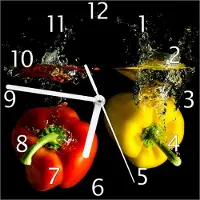 Wallario Design Wanduhr Bunte Küche Paprika in rot gelb orange und grün im Wasser aus Echtglas, Größe 20 x 20 cm