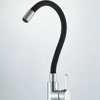 StarTech.com Küchenarmatur - Wandmontage Flexibler Wasserhahn - 360° Drehbar - Einhebelmischer Für Warm- und Kaltwasser - Edelstahl Poliert - Schwarz