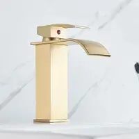StarTech.com Waschtischarmatur - Wasserfall-Auslauf - Einhebel - 1-Loch - Warm/Kalt - Keramikkartusche - Messingkörper - Gebürstetes Gold