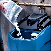 Markenlos Sanitabs | Regeneriersalz mit Hygiene-Effekt für Wasserenthärter der AQA Serie | 8 kg | für AQA-Weichwasseranlagen | integrierte Reinigungskomponente | dauerhafte Hygiene im Solebehälter