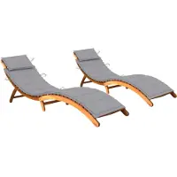 Helloshop26 - Set aus 2 Sonnenliegen Deckstühlen Sonnenbetten Gartenbetten Terrassenmöbeln mit Kissen massives Akazienholz 02_0012057