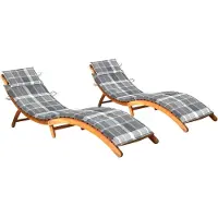 Helloshop26 - Set aus 2 Sonnenliegen Deckstühlen Sonnenbetten Gartenbetten Terrassenmöbeln mit Kissen massives Akazienholz