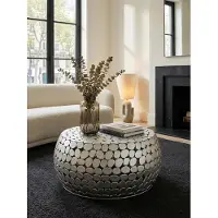 KADIMA DESIGN Couchtisch Metall Silber 66x66x32 cm Sofatisch Aluminium, Design Wohnzimmertisch Rund, Kleiner Kaffeetisch Modern, Beistelltisch Anstelltisch Wohnzimmer