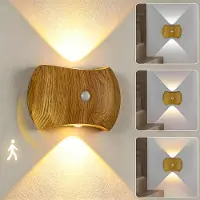 Rosikey LED Nachtlicht mit Bewegungsmelder Akku Wandlampe Holz Design Kabellos Ohne Bohren Magnetische Wandleuchte USB-C Aufladbar Nachtlicht Treppenlicht Flurleuchte Schranklicht