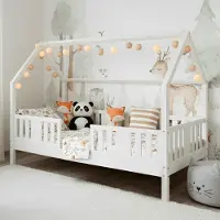 Meble Wróbel Hausbett 80x160 cm mit Rausfallschutz und Lattenrost - Einzelbett Jugendbett- Kinderbett aus Kiefer Massivholz Weiß - Kleinkindbett für Jungen & Mädchen - Standhöhe 20 cm