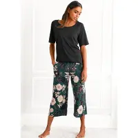 s.Oliver Capri-Pyjama Set, 2 tlg. mit geblümter 3/4-Culotte