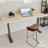 Veska Höhenverstellbarer Schreibtisch (140 x 70 cm) - Sitz- & Stehpult - Bürotisch Elektrisch Höhenverstellbar mit Touchscreen & Stahlfüßen - Anthrazit/Bambus