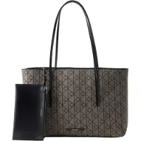 Calvin Klein Handtasche Emblem Trio Pebble Shoulder Bag LV04F3750G Braun