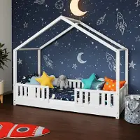 Meble Wróbel Bodenbett 90x190 cm - Montessori Kinderbett mit Rausfallschutz & Lattenrost - Hausbett aus Kiefer Weiß - Kleinkindbett für Jungen & Mädchen