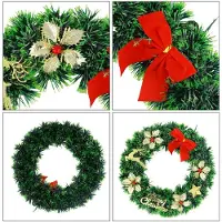 Unyqoos Weihnachtskranz – Tür-, Fenster- & Wanddekoration aus PET-Kunststoff, Ø 33 cm, mit Rentieren & Schleifen, leicht und stabil, für Innen & Außen