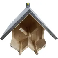 Unyqoos Vogelfutterstation aus Kiefernholz für Gartenvögel, Metall-Dach, Halter für 3 Erdnussbutter-Gläser, zum Aufhängen, 24 x 16 x 16 cm