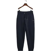 Gant Sweathose "REG SHIELD SWEATPANTS" mit Logostickerei unterhalb des Bunds