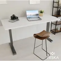 Veska Höhenverstellbarer Schreibtisch (140 x 70 cm) - Sitz- & Stehpult - Bürotisch Elektrisch Höhenverstellbar mit Touchscreen & Stahlfüßen - Anthrazit/Weiß