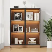 MODFU Vitrinenschrank aus Glas und Spanplatte in Walnussfarben Natur, 80x30x106 cm, mit LED-Beleuchtung