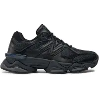 New Balance Kaufen Sie den 9060 Schwarz bei Kicksshop. Sportlicher schwarzer Uni-Sneaker mit modernem Design und bequemer Passform.