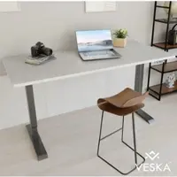Veska Höhenverstellbarer Schreibtisch (140 x 70 cm) - Sitz- & Stehpult - Bürotisch Elektrisch Höhenverstellbar mit Touchscreen & Stahlfüßen - Anthrazit/Stein-Grau