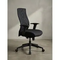 KADIMA DESIGN Bürostuhl Parma: Netzrückenlehne, 3-Punkt Synchronmechanik, Nylon-Fußkreuz, 120 kg Belastbarkeit, Teppichbodenrollen. 65x65x113 cm |